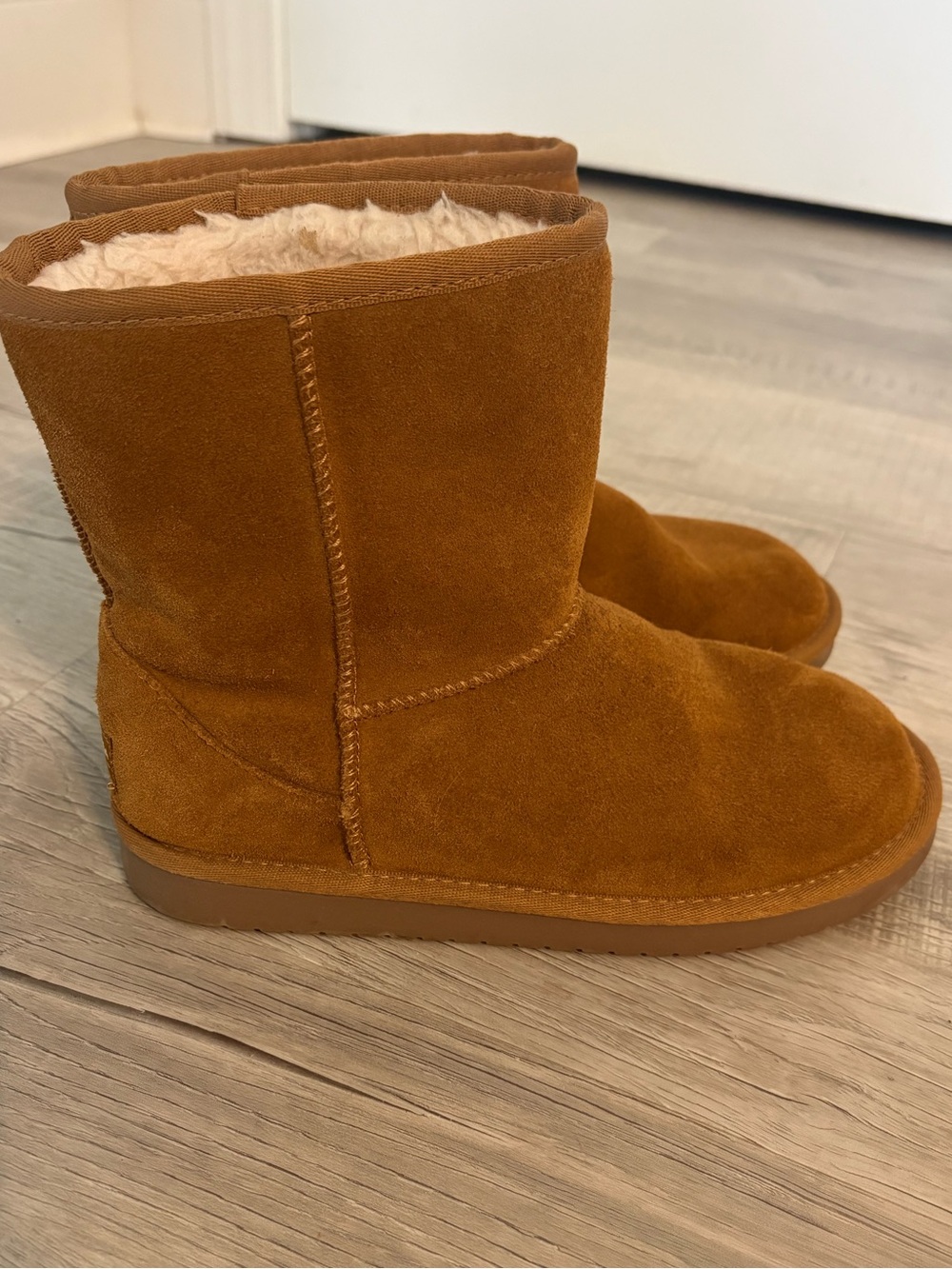 Koolaburra by UGG Chestnut Suede Short Boots
